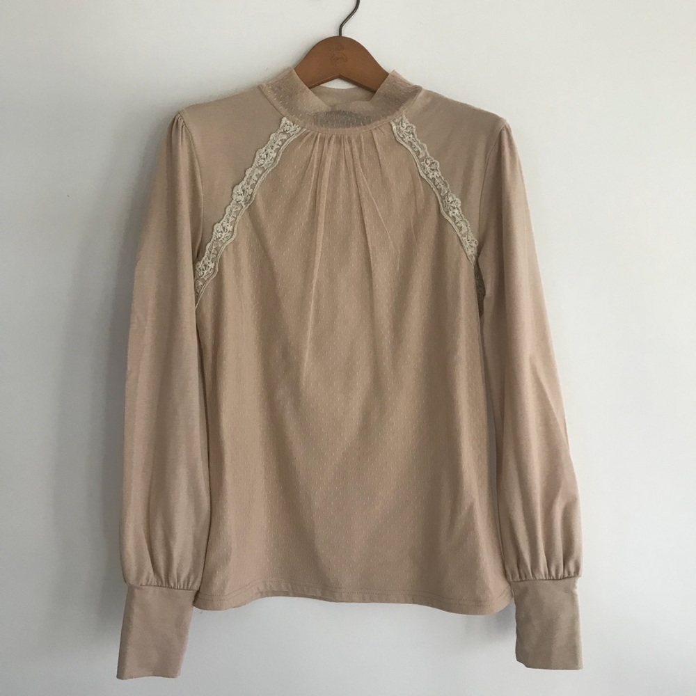 Lace embroidered turtleneck